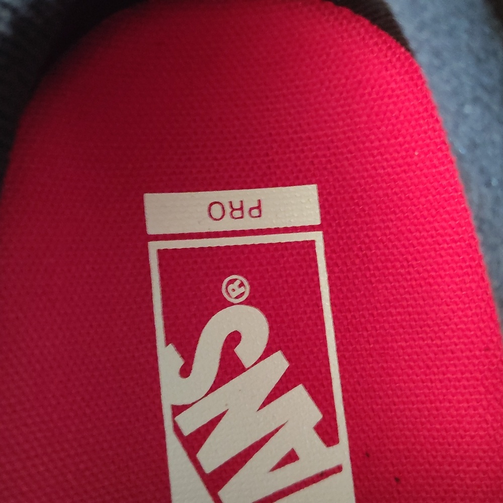 Vans - Picture 5 of 5